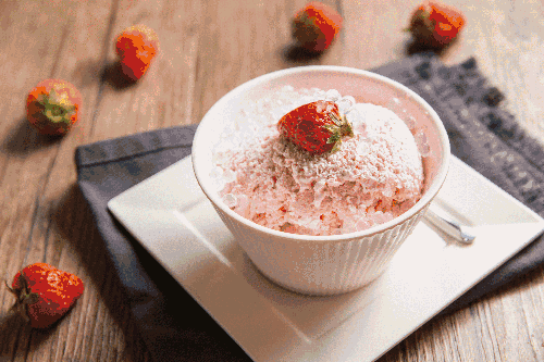 (告辞)常说幸福就是甜品的味道,甜甜的味道总是能带来轻飘飘