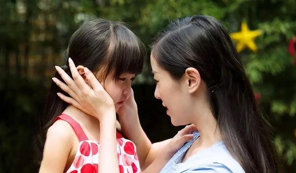 宝宝经常打架闹情绪家长应该怎么办