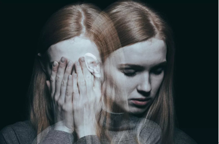 精神分裂症是一种以精神活动与现实环境相脱离,认知过程,情感过程