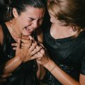 16岁女生被拖进厕所：双方关系，不是暴力的挡箭牌！